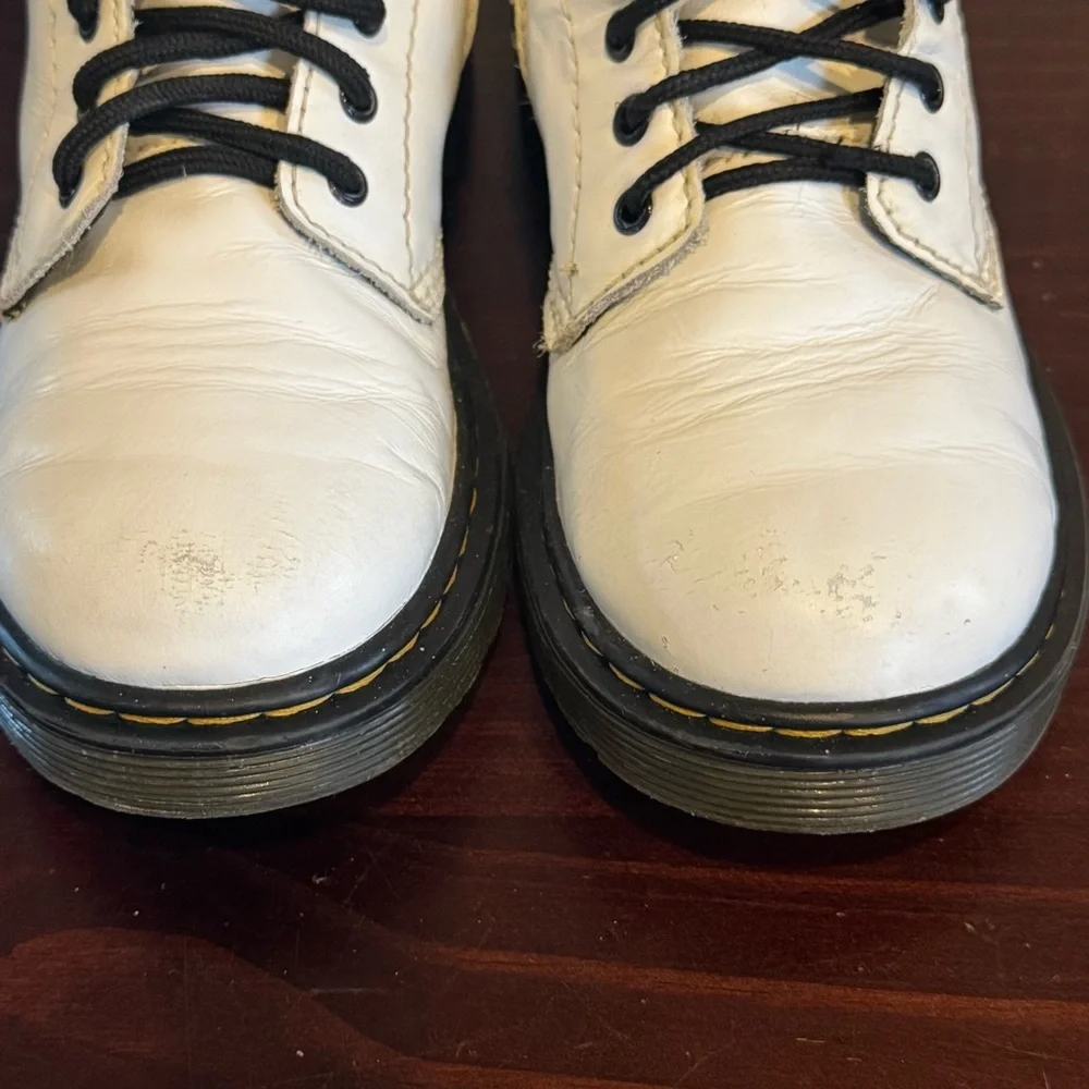 Dr. Martens Doc docs white leather 1460 J youth kids size 2 combat  boots